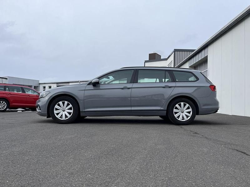 Gebraucht VW Passat S 150 PS (110 kW) 2022 Grau Kombi