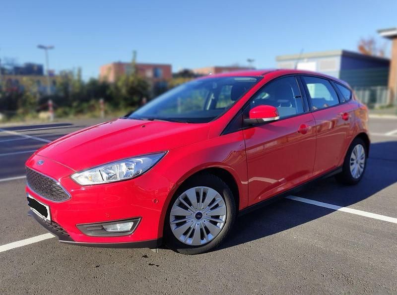 Rot Gebraucht 2015 Ford Focus Business Edition Limousine | 9.990 € (Fairer Preis) - Bild 1/4