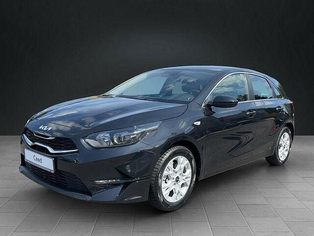 Gebraucht Kia Ceed Vision 120 PS (88 kW) 2024 (1k) zilinaschwarz met. Kleinwagen