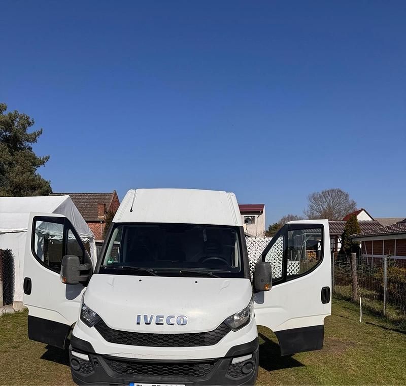 Gebraucht Iveco Daily 145 PS (106 kW) 2015 Weiß Limousine