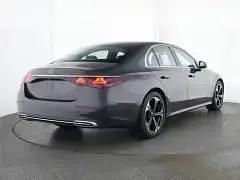 Usado Mercedes E200 Advanced Plus 204 HP (150 kW) 2024 Cinzento Sedan