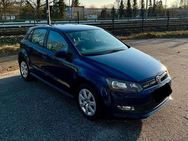 Gebraucht VW Polo 75 PS (55 kW) 2013 Blau Kleinwagen