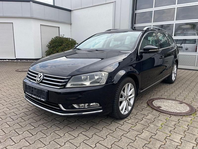 Schwarz Gebraucht 2010 VW Passat Highline Kombi | 8.290 € - Bild 1/4