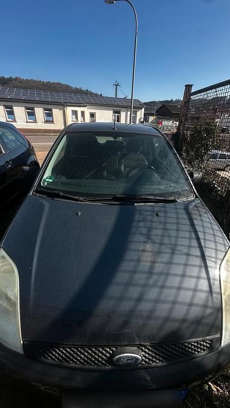 Gebraucht Ford Fiesta 70 PS (51 kW) 2006 Grau Kleinwagen