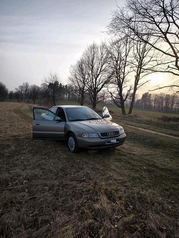 Gebraucht Audi A4 101 PS (74 kW) 1997 Andere farben Limousine