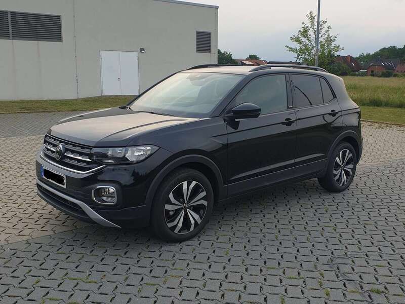 Schwarz Gebraucht 2022 VW T-Cross Active SUV | 25.800 € (Etwas zu teuer) - Bild 1/4