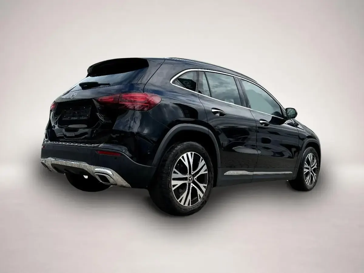 Gebraucht Mercedes GLA200 Progressive 163 PS (119 kW) 2025 Manufacturer SUV