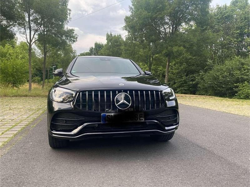Schwarz Gebraucht 2021 Mercedes GLC300e Coupé | 45.000 € (Fairer Preis) - Bild 1/4