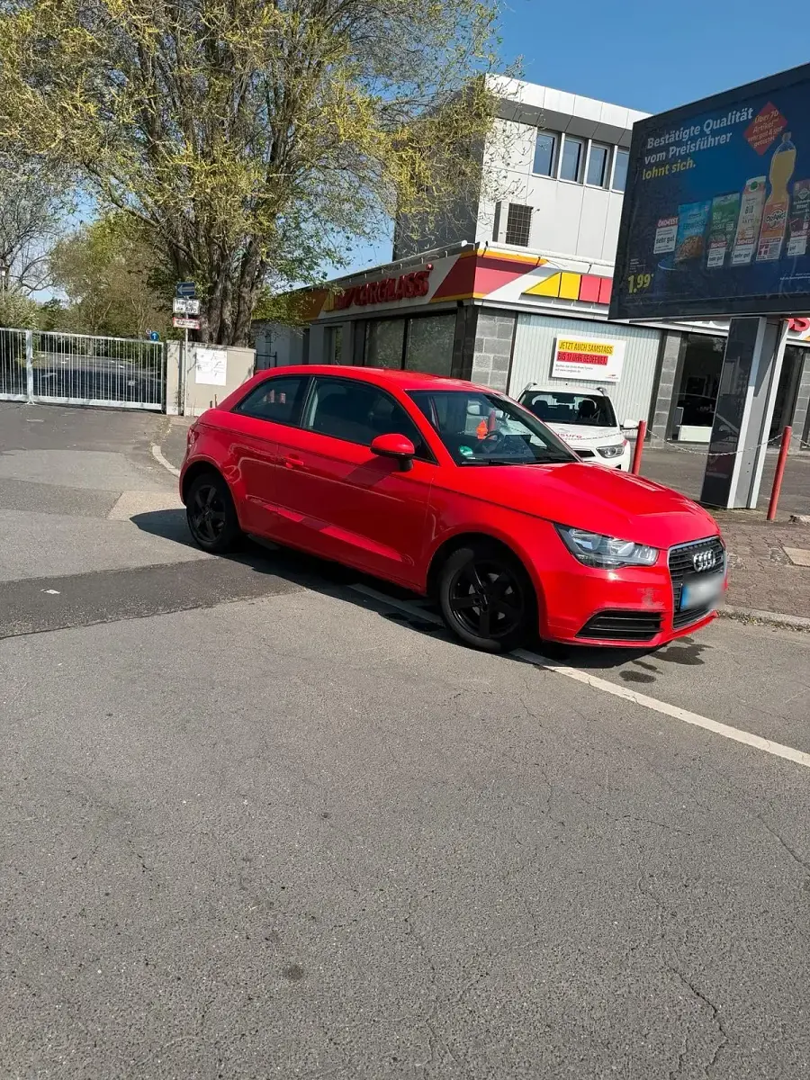 Gebraucht Audi A1 81 PS (59 kW) 2012 Rot Kleinwagen