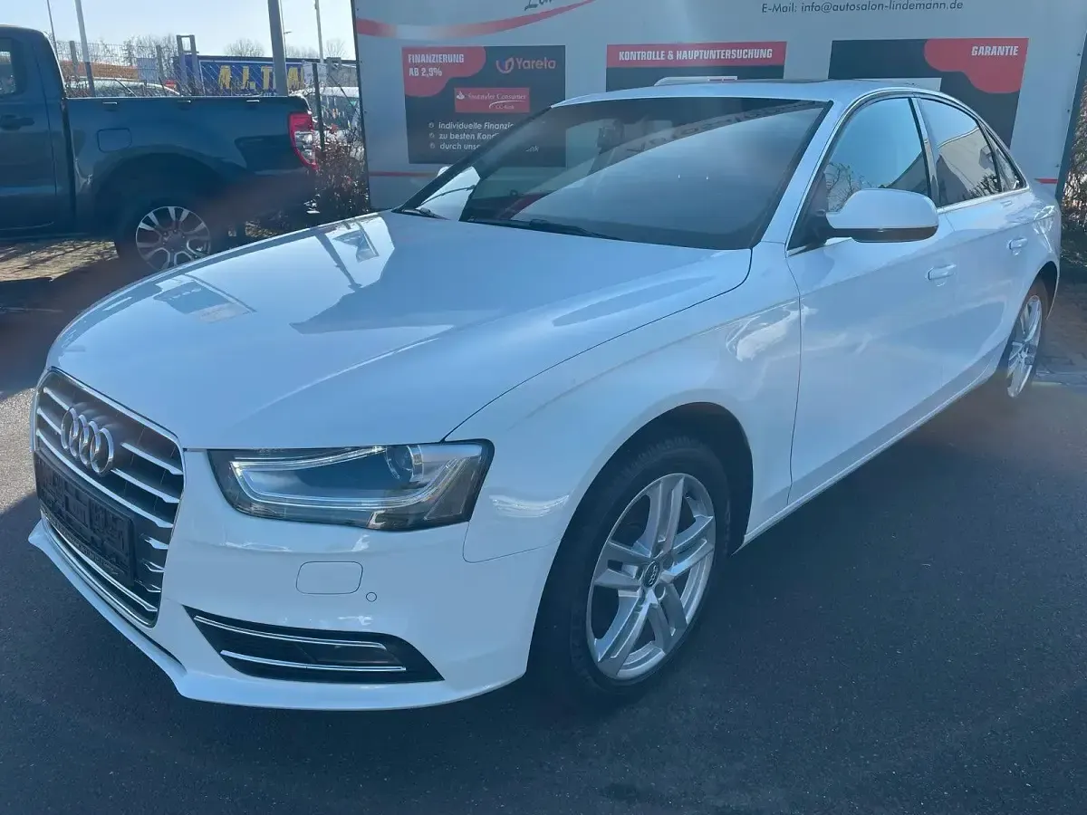 Gebraucht Audi A4 Attraction 190 PS (139 kW) 2015 Weiß Limousine