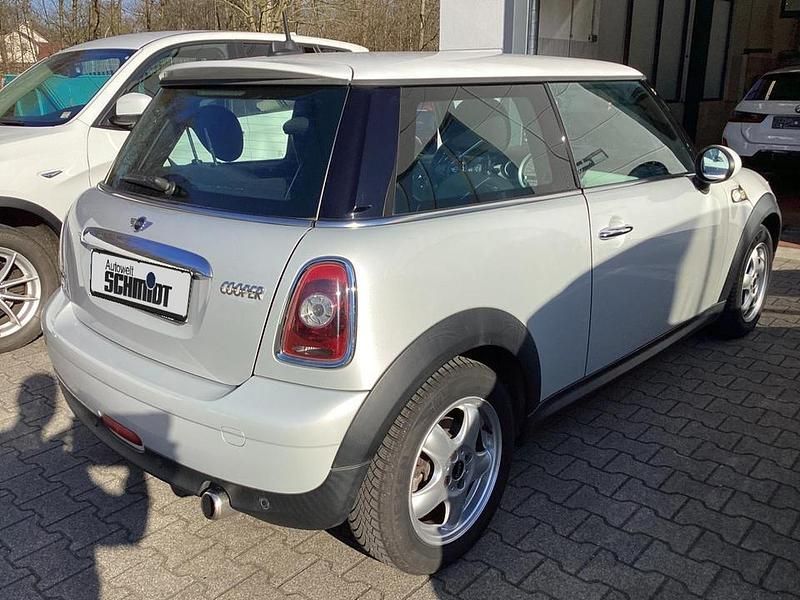 Gebraucht Mini Cooper 122 PS (89 kW) 2010 (weiß)  white silver Kleinwagen