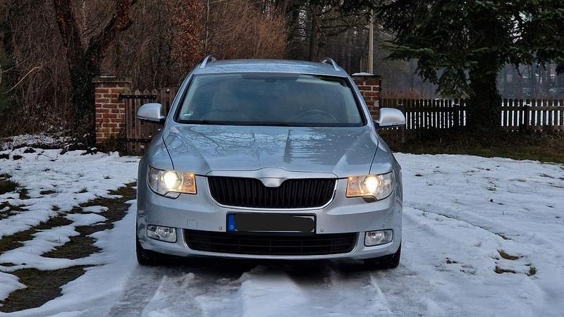 Gebraucht Skoda Superb 260 PS (191 kW) 2010 Silber Limousine
