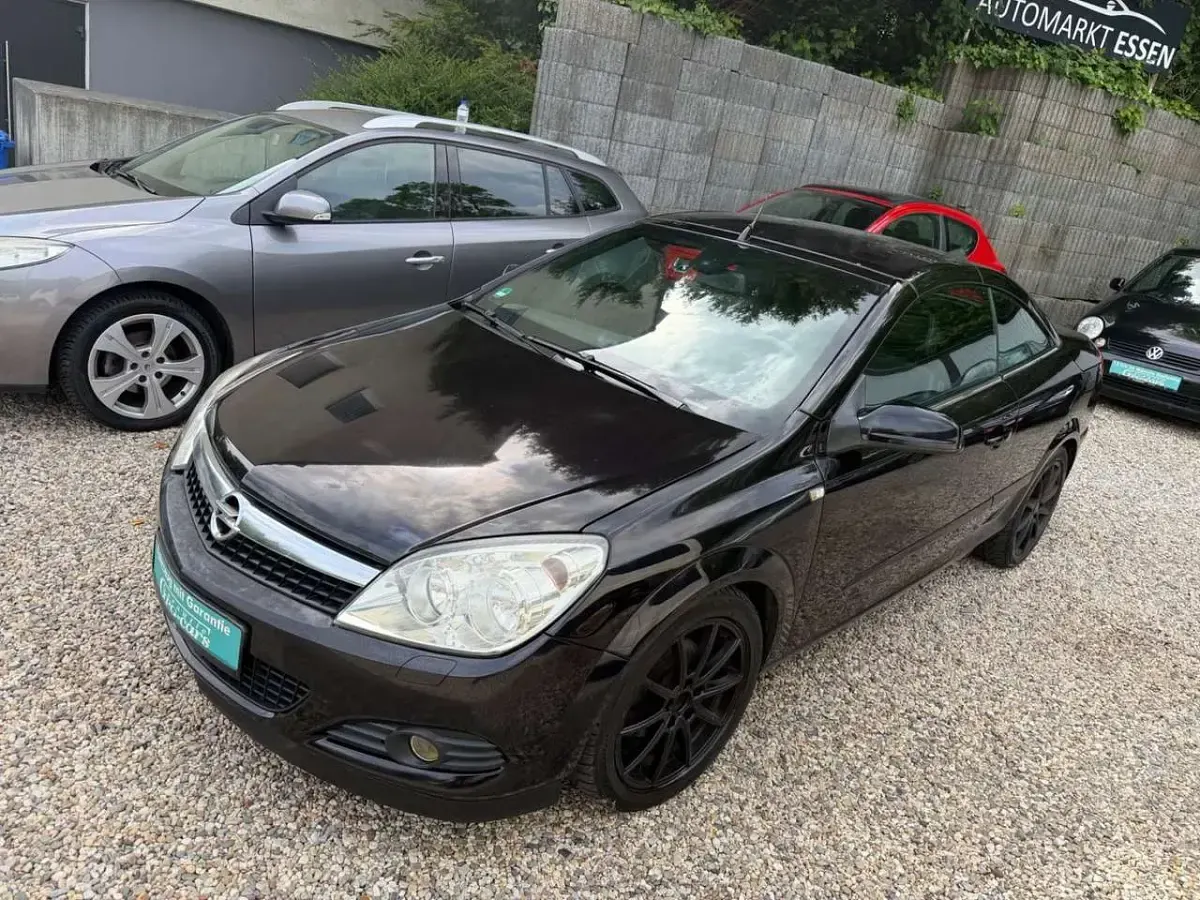 Gebraucht Opel Astra Cabriolet Cosmo 140 PS (102 kW) 2007 Saphirschwarz mi2 Cabrio