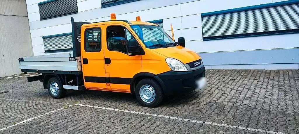 Gebraucht Iveco Daily 180 PS (132 kW) 2010 Orange Van / Kleinbus
