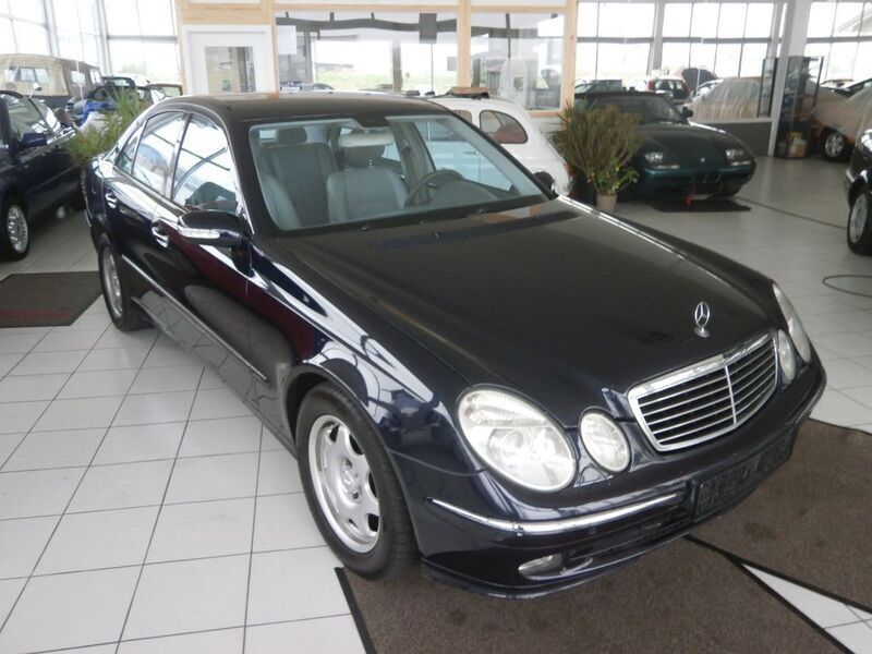 Blau Gebraucht 2004 Mercedes E240 Avantgarde Limousine | 4.400 € (Guter Preis) - Bild 1/4