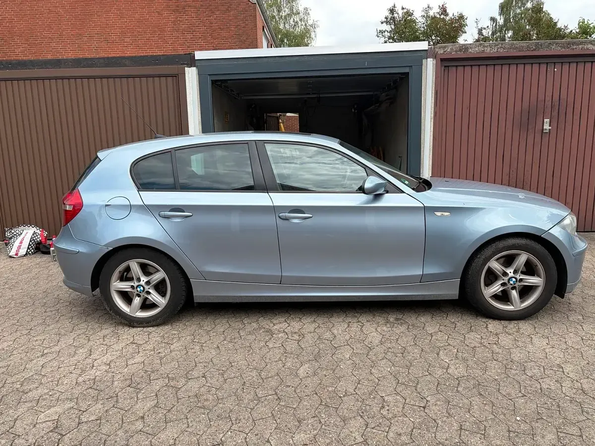 Gebraucht BMW 118 143 PS (105 kW) 2009 Silber Kleinwagen