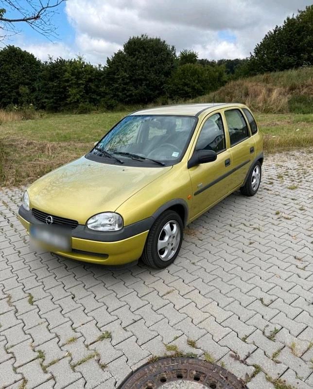 Gelb Gebraucht 1999 Opel Corsa Limousine | 1.450 € (Fairer Preis) - Bild 1/4