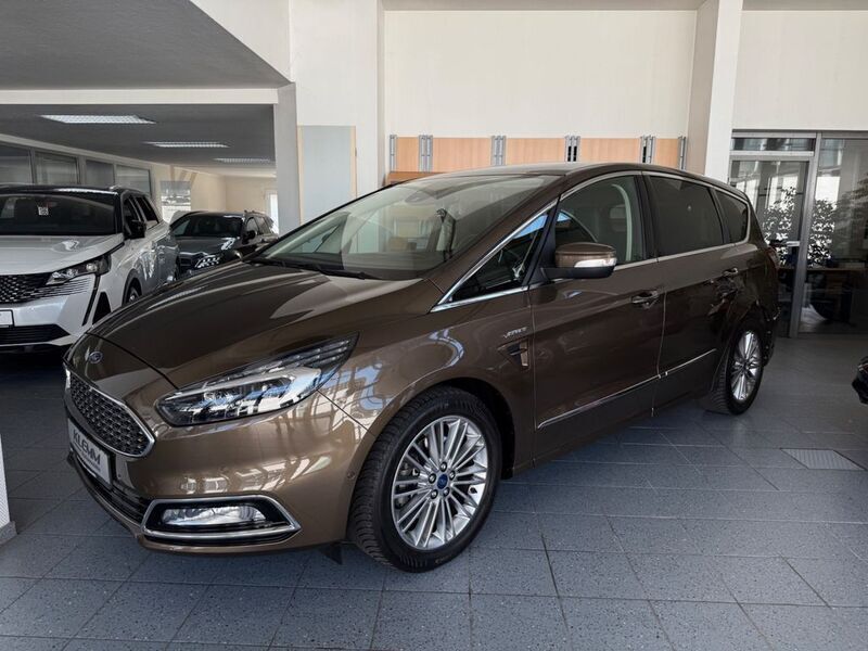 Braun Gebraucht 2019 Ford S-MAX Vignale Van / Kleinbus | 28.950 € (Teuer) - Bild 1/4