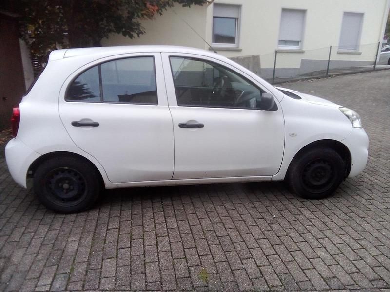 Weiß Gebraucht 2015 Nissan Micra City Kleinwagen | 4.100 € - Bild 1/1