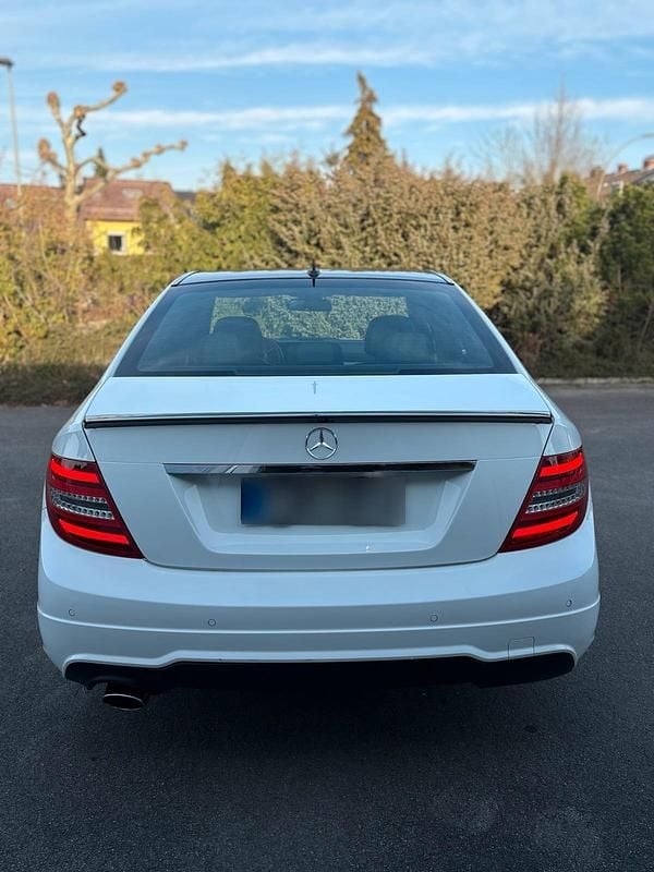 Gebraucht Mercedes C250 AMG line 204 PS (150 kW) 2014 Weiß Limousine