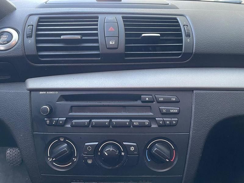 Gebraucht BMW 116 122 PS (89 kW) 2010 Schwarz Kleinwagen