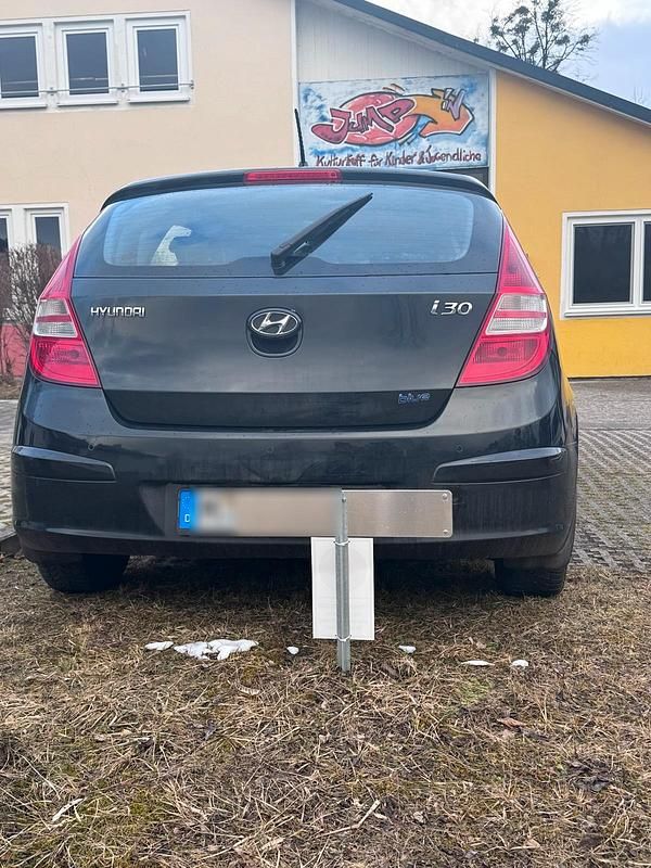 Gebraucht Hyundai i30 109 PS (80 kW) 2010 Schwarz Kleinwagen