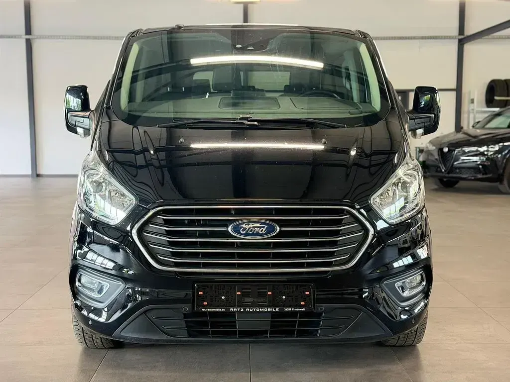 Gebraucht Ford Tourneo Titanium 131 PS (96 kW) 2019 Grau Van / Kleinbus