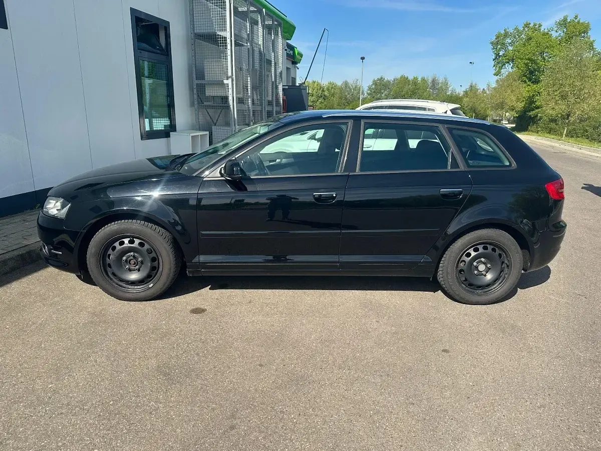 Gebraucht Audi A3 Sportback Ambition 105 PS (77 kW) 2012 Schwarz Kleinwagen