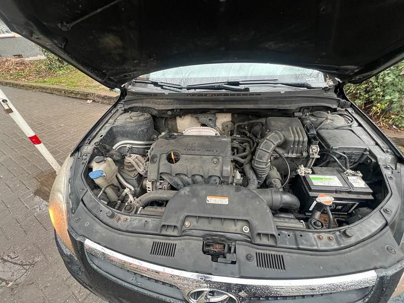 Gebraucht Hyundai i30 109 PS (80 kW) 2010 Schwarz Limousine