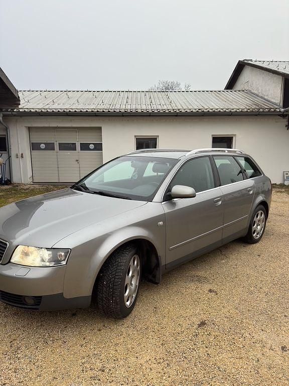 Gebraucht Audi A4 Comfort 163 PS (119 kW) 2002 Grau Kombi