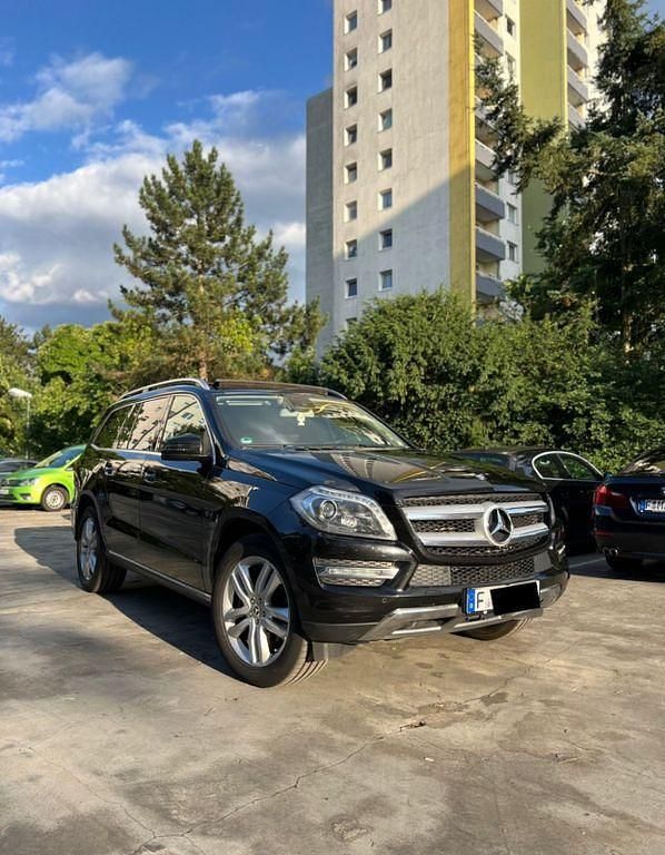 Schwarz Gebraucht 2014 Mercedes GL350 SUV | 21.499 € (Fairer Preis) - Bild 1/4