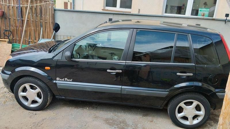 Schwarz Gebraucht 2007 Ford Fusion Ambiente Limousine | 1.200 € (Fairer Preis) - Bild 1/4