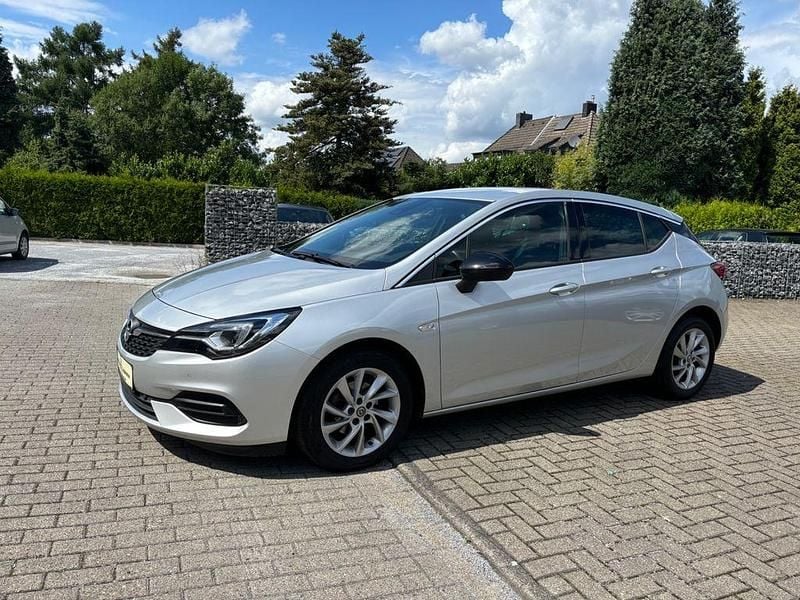 Silber Gebraucht 2021 Opel Astra Business Elegance Kombi | 14.450 € (Fairer Preis) - Bild 1/4