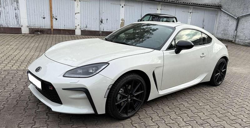 Weiß Gebraucht 2023 Toyota GR86 Coupé | 37.990 € (Fairer Preis) - Bild 1/4