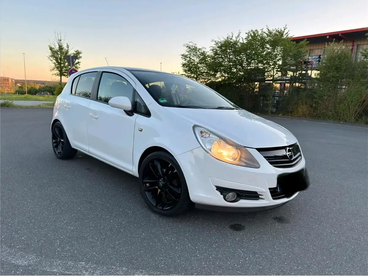 Gebraucht Opel Corsa 87 PS (63 kW) 2011 Weiß Kleinwagen