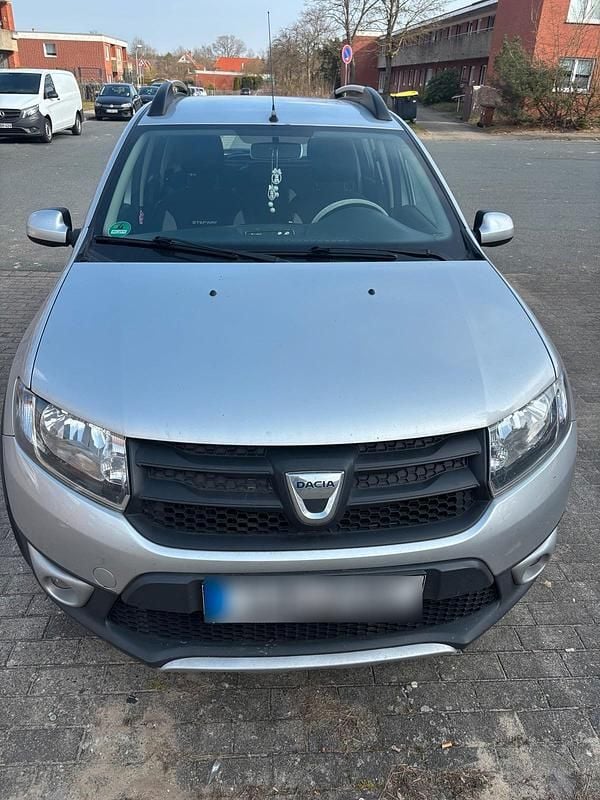 Gebraucht Dacia Sandero Stepway 90 PS (66 kW) 2014 Grau SUV