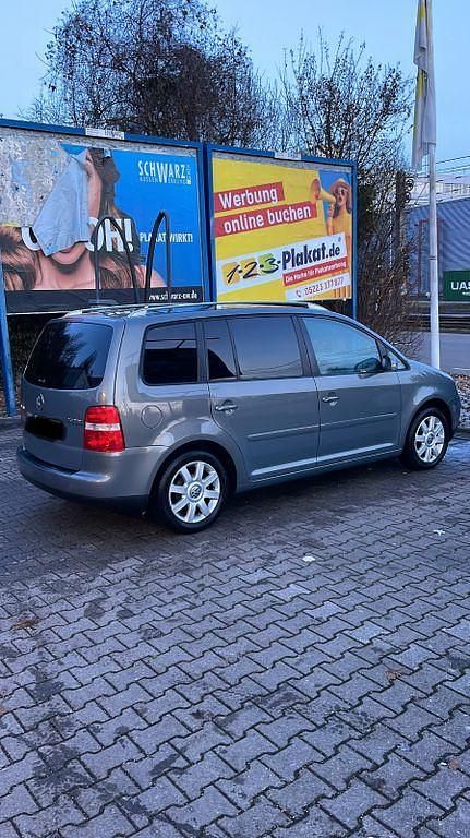 Grau Gebraucht 2006 VW Touran Highline Van / Kleinbus | 1.200 € (Superpreis) - Bild 1/4