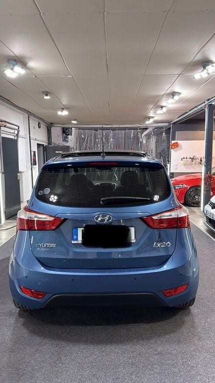 Gebraucht Hyundai ix20 Passion 125 PS (91 kW) 2016 Blau Kleinwagen