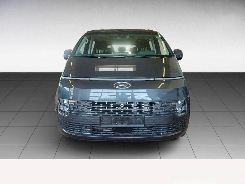 Grau Gebraucht 2024 Hyundai Staria Trend Van / Kleinbus | 34.999 € (Superpreis) - Bild 1/4