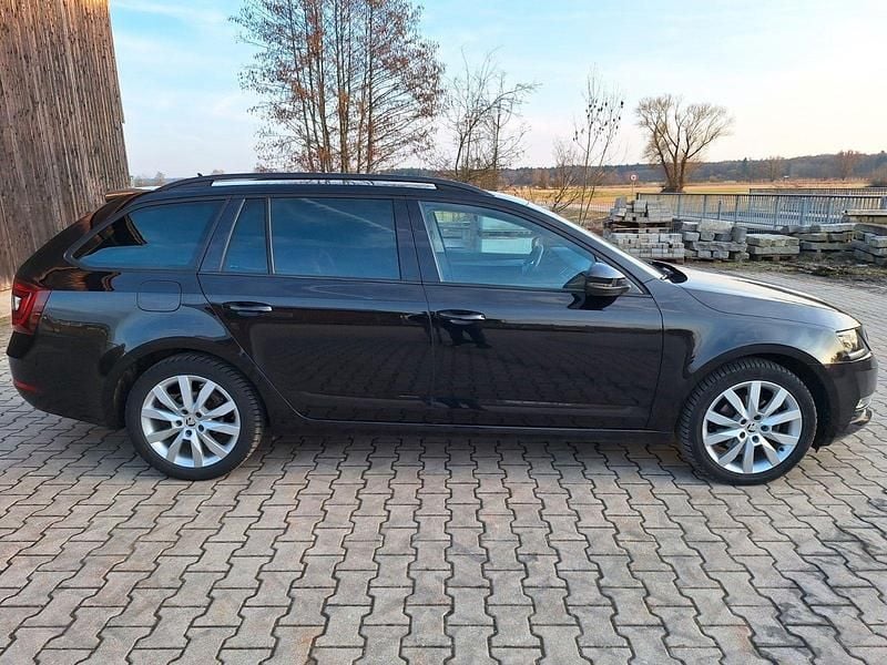 Gebraucht Skoda Octavia Ambition 150 PS (110 kW) 2018 Schwarz Kombi