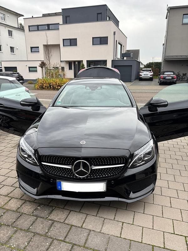 Schwarz Gebraucht 2017 Mercedes C250 AMG line Coupé | 24.500 € (Fairer Preis) - Bild 1/4