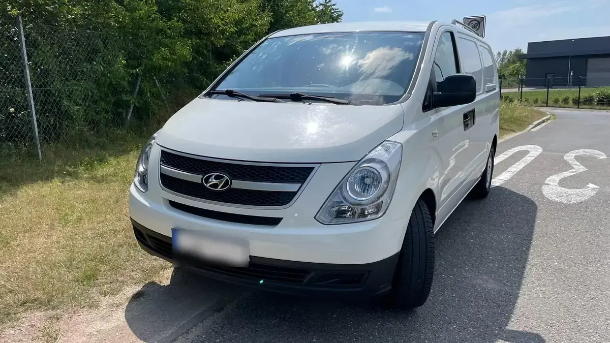 Gebraucht Hyundai H-1 170 PS (125 kW) 2011 Weiß Van / Kleinbus