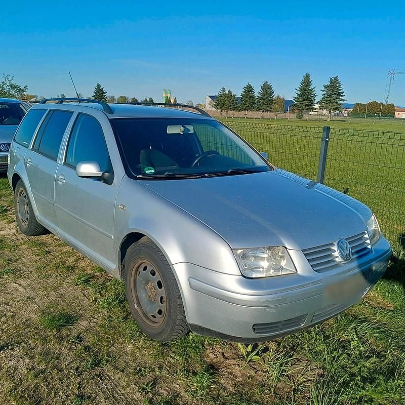 Usado VW Bora 101 HP (74 kW) 2000 Prateado Carrinha