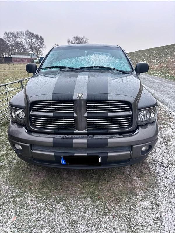 Grau Gebraucht 2004 Dodge Ram Abholung | 10.900 € - Bild 1/4