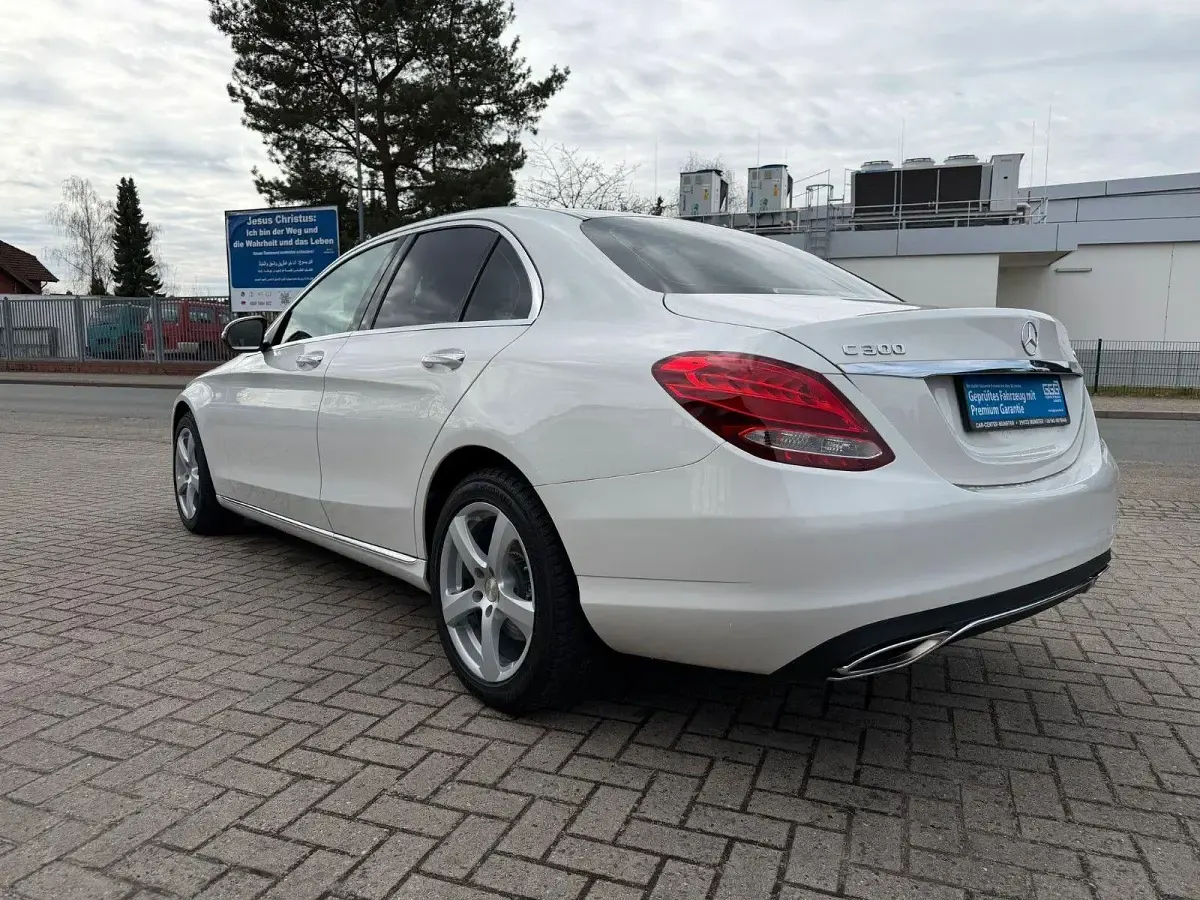 Gebraucht Mercedes C300 245 PS (180 kW) 2017 Weiß Kombi
