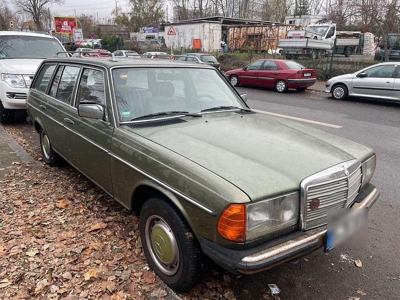 Gebraucht Mercedes 200 109 PS (80 kW) 1983 Grün Kombi