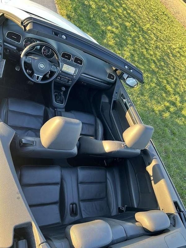 Second-hand VW Golf 160 CP (117 kW) 2011 Alb Cabrio
