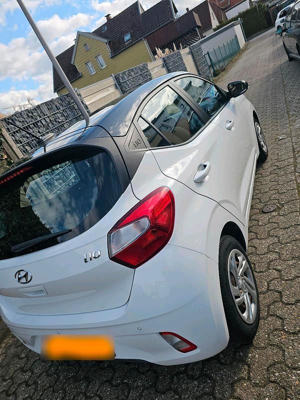 Gebraucht Hyundai i10 84 PS (61 kW) 2020 Weiß Kleinwagen
