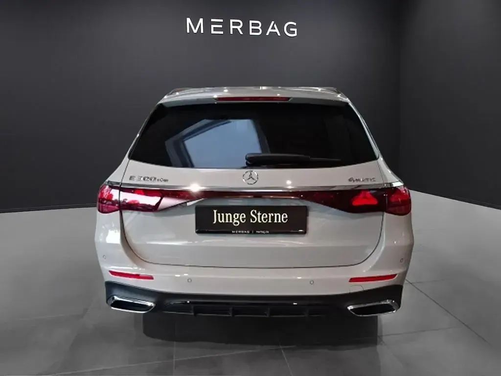 Gebraucht Mercedes E300 AMG 313 PS (230 kW) 2025 Manufaktur alpingrau uni Kombi