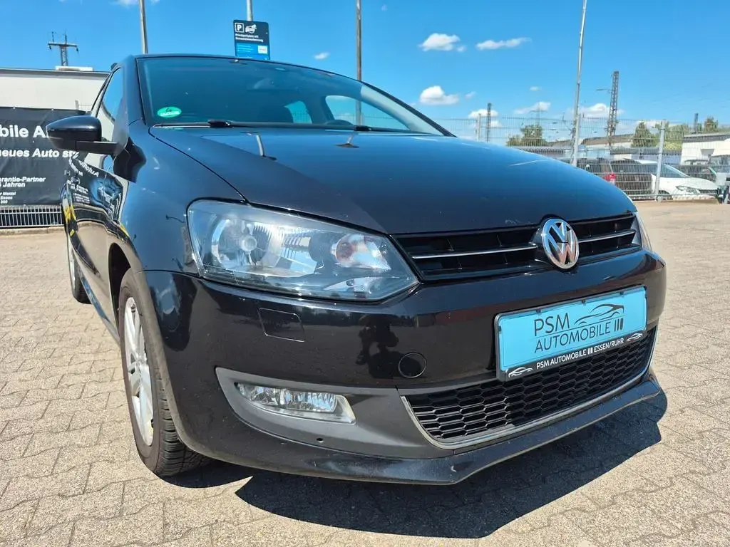 Gebraucht VW Polo Life 69 PS (50 kW) 2014 Schwarz Limousine